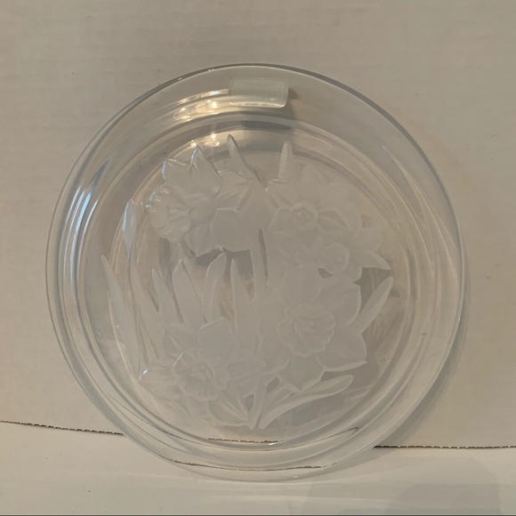 Vinardi Floral Lead Crystal Art 8" Glass Plate - Picture 4 of 4